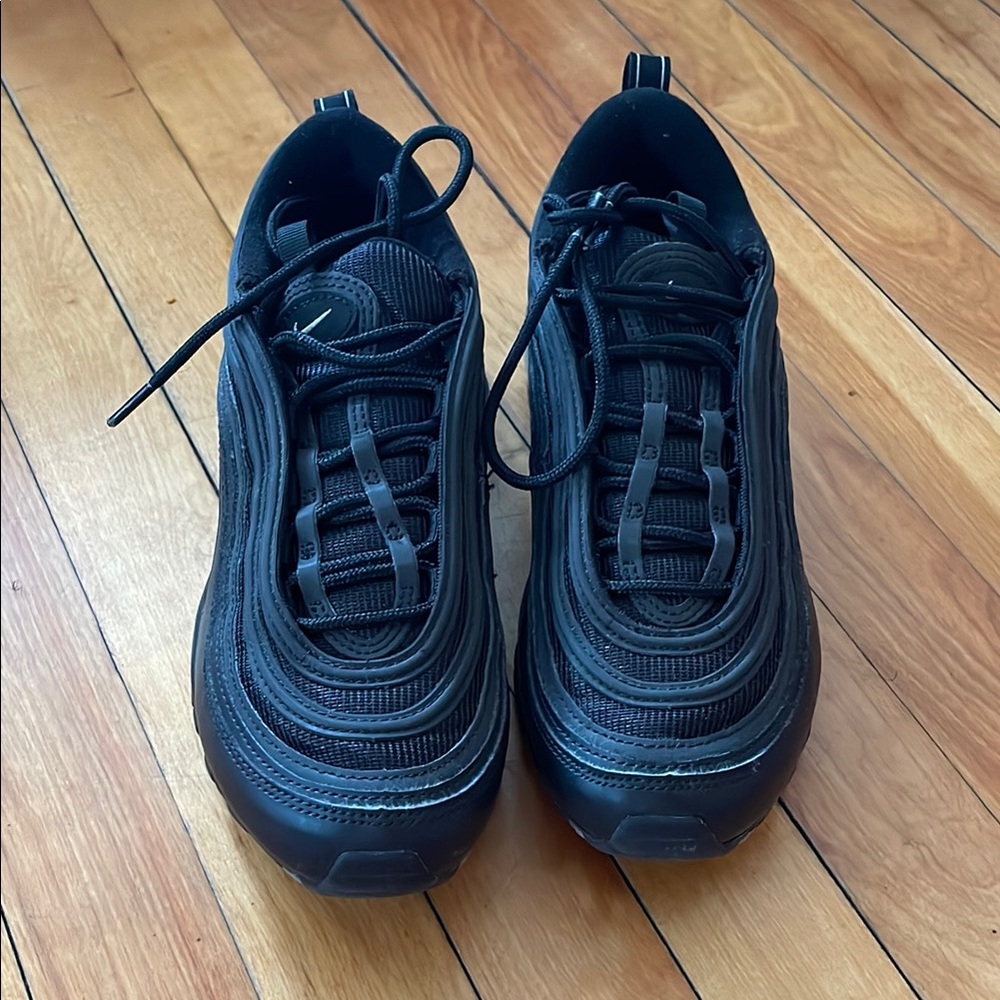EUC ✨Black and White Nike Air Max 97 Sneakers